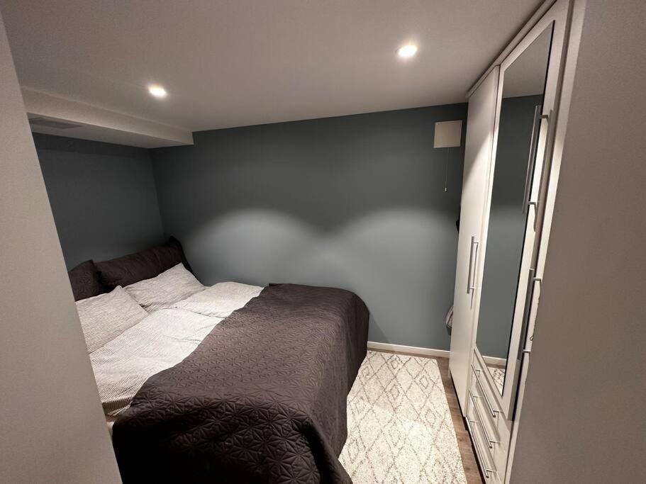 Basement Apartment With Parking Alesund Bagian luar foto