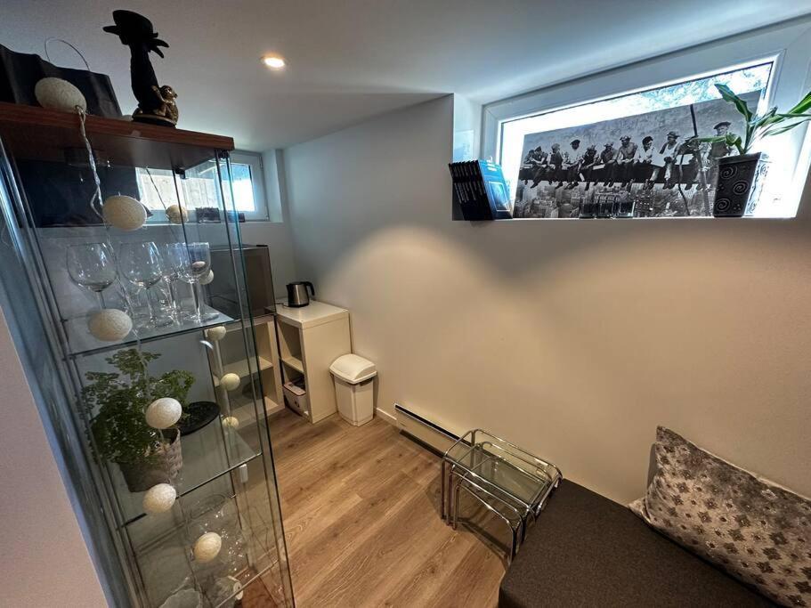 Basement Apartment With Parking Alesund Bagian luar foto